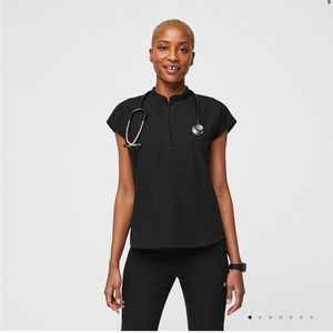 Women’s Figs Rafaela Oversized Scrub Top in Black
